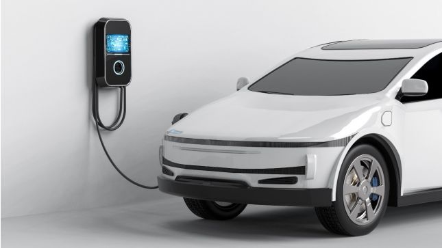 How Hybrid Car Rentals Help You Cut Costs on UAE Road Trips