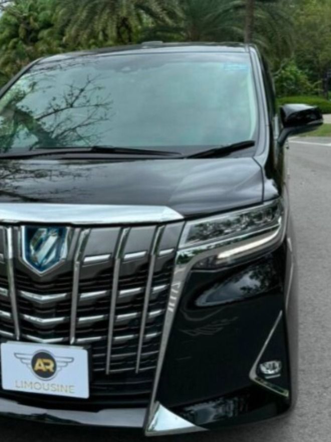 Toyota Alphard.jpg